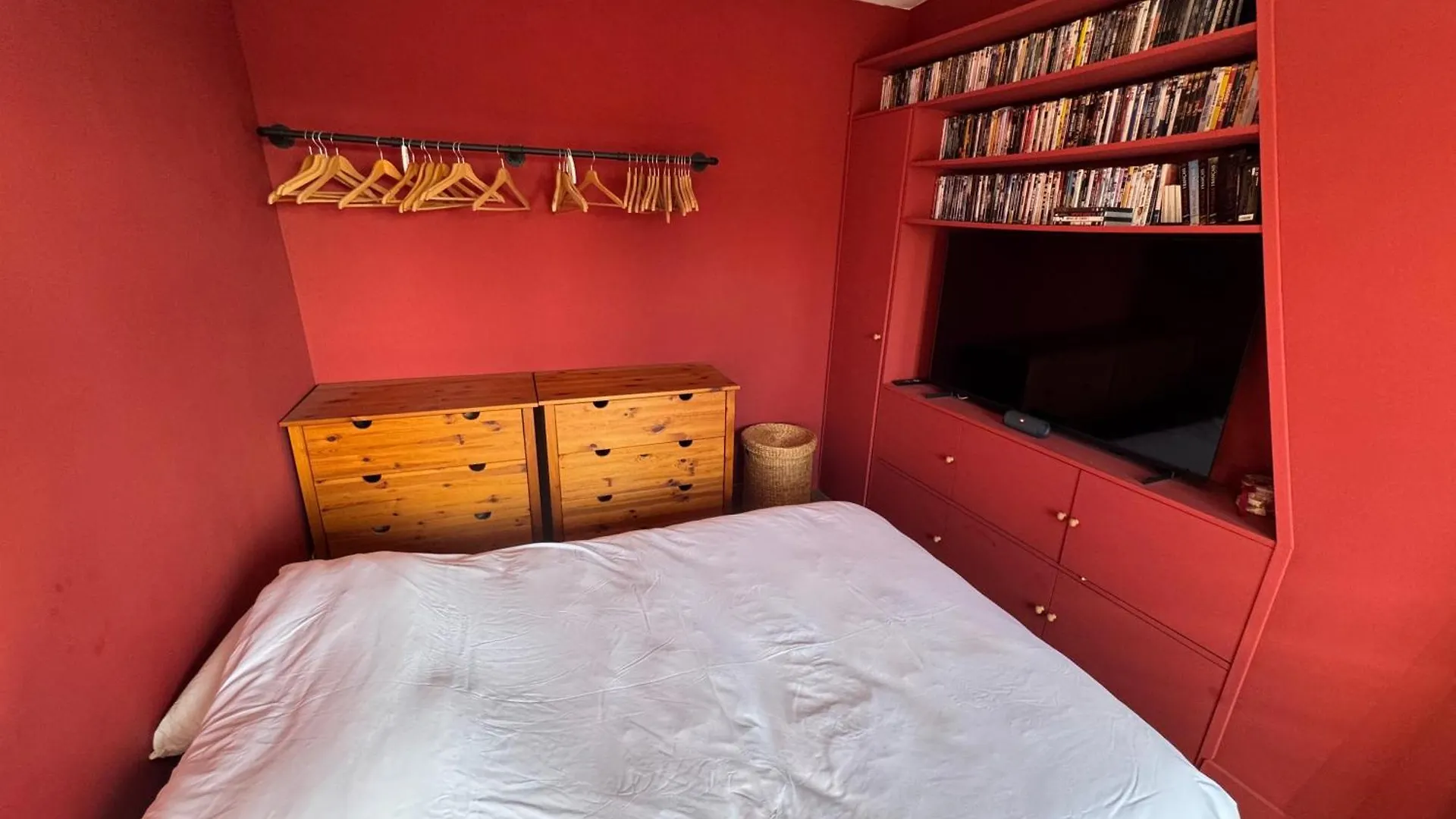 Quiet & Bright Apartment Paris