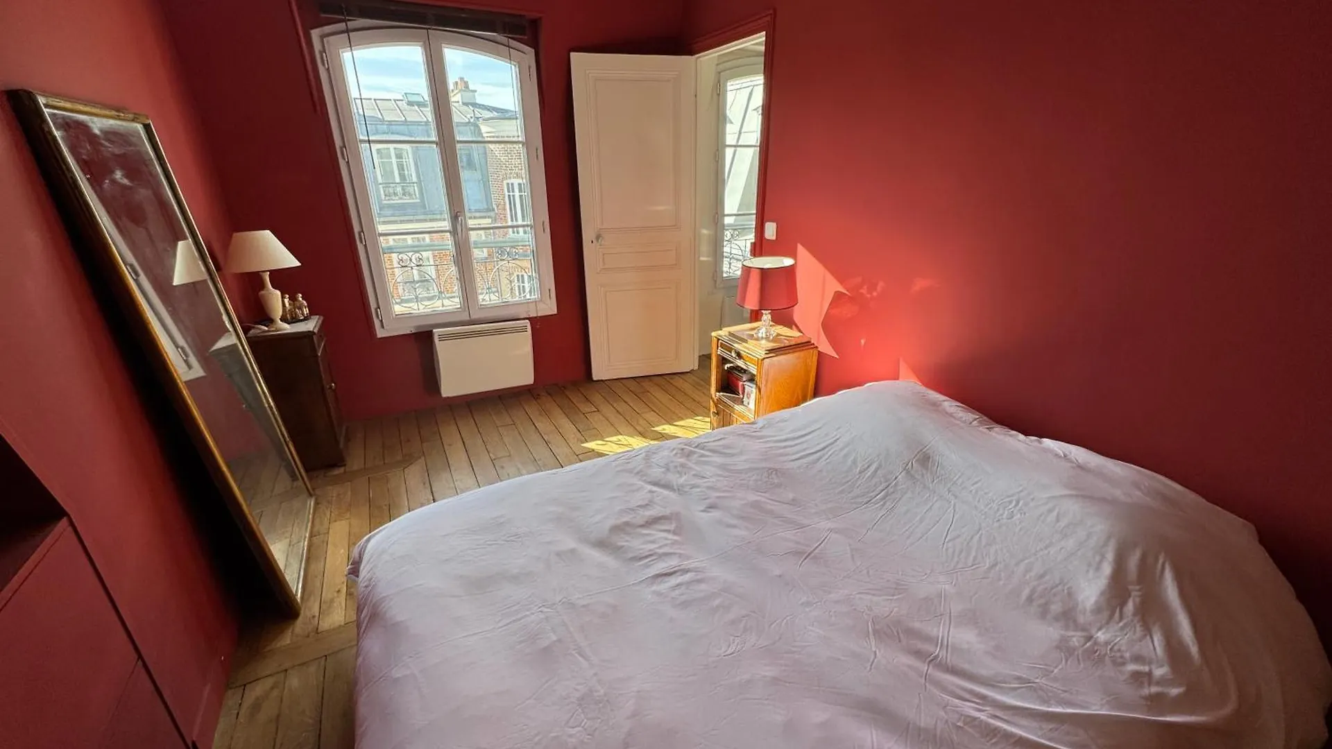 Quiet & Bright Apartment Paris